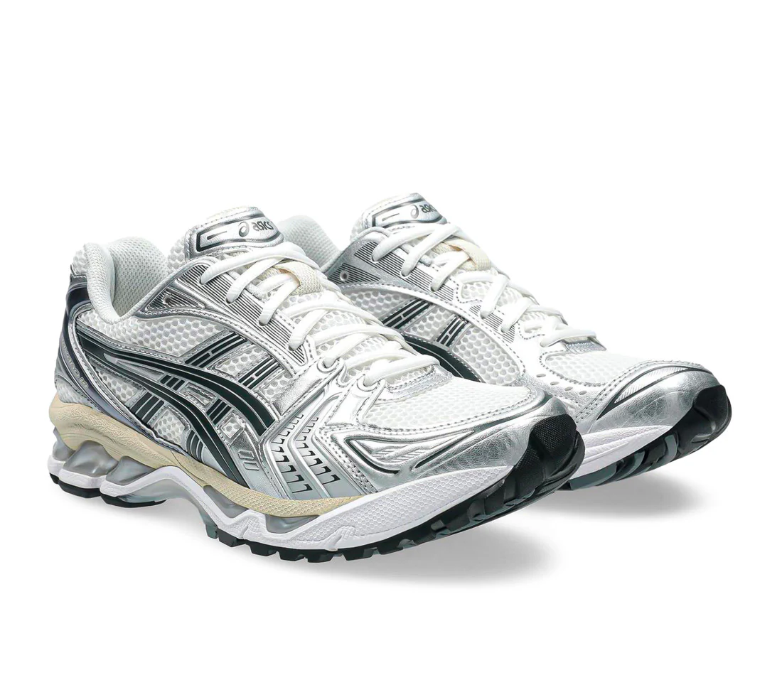 לצפייה במוצר CROCS ECHO CLOG IN OFF WHITE